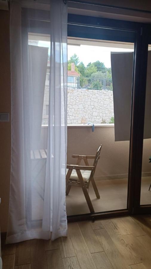 Apartman Matan, Postira Exteriér fotografie