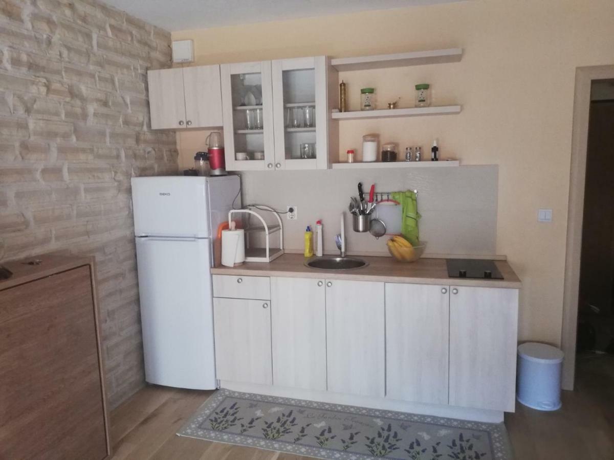 Apartman Matan, Postira Exteriér fotografie