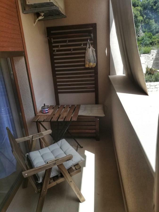 Apartman Matan, Postira Exteriér fotografie